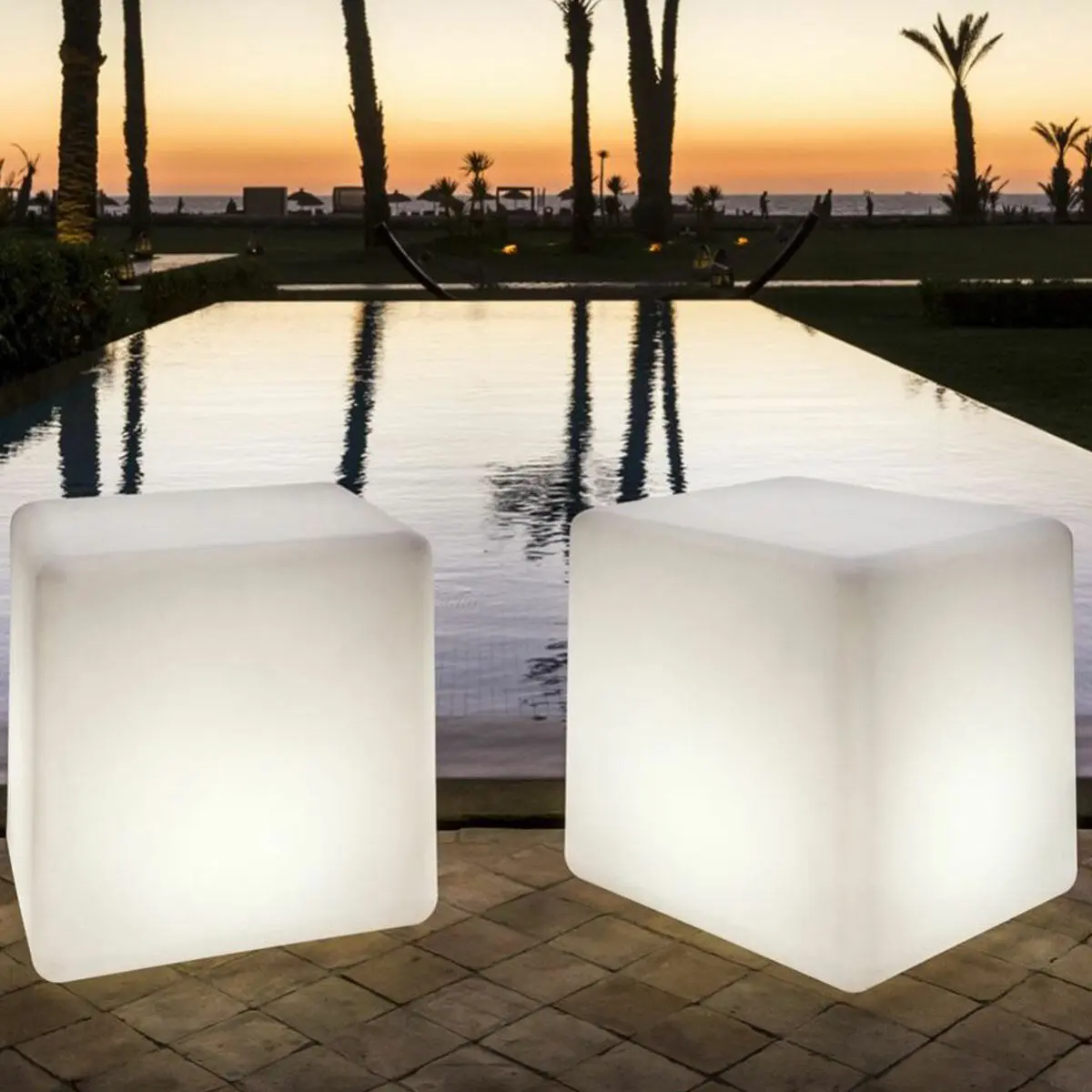 Cubo luminoso da giardino Arkema Iris SL  in resina LLDPE con pannello fotovoltaico - Image 3